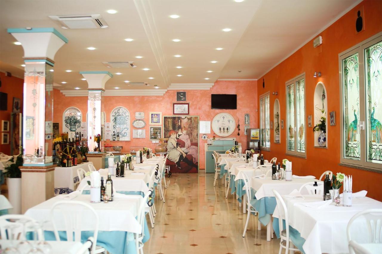 Hotel Imperiale Gatteo a Mare Esterno foto