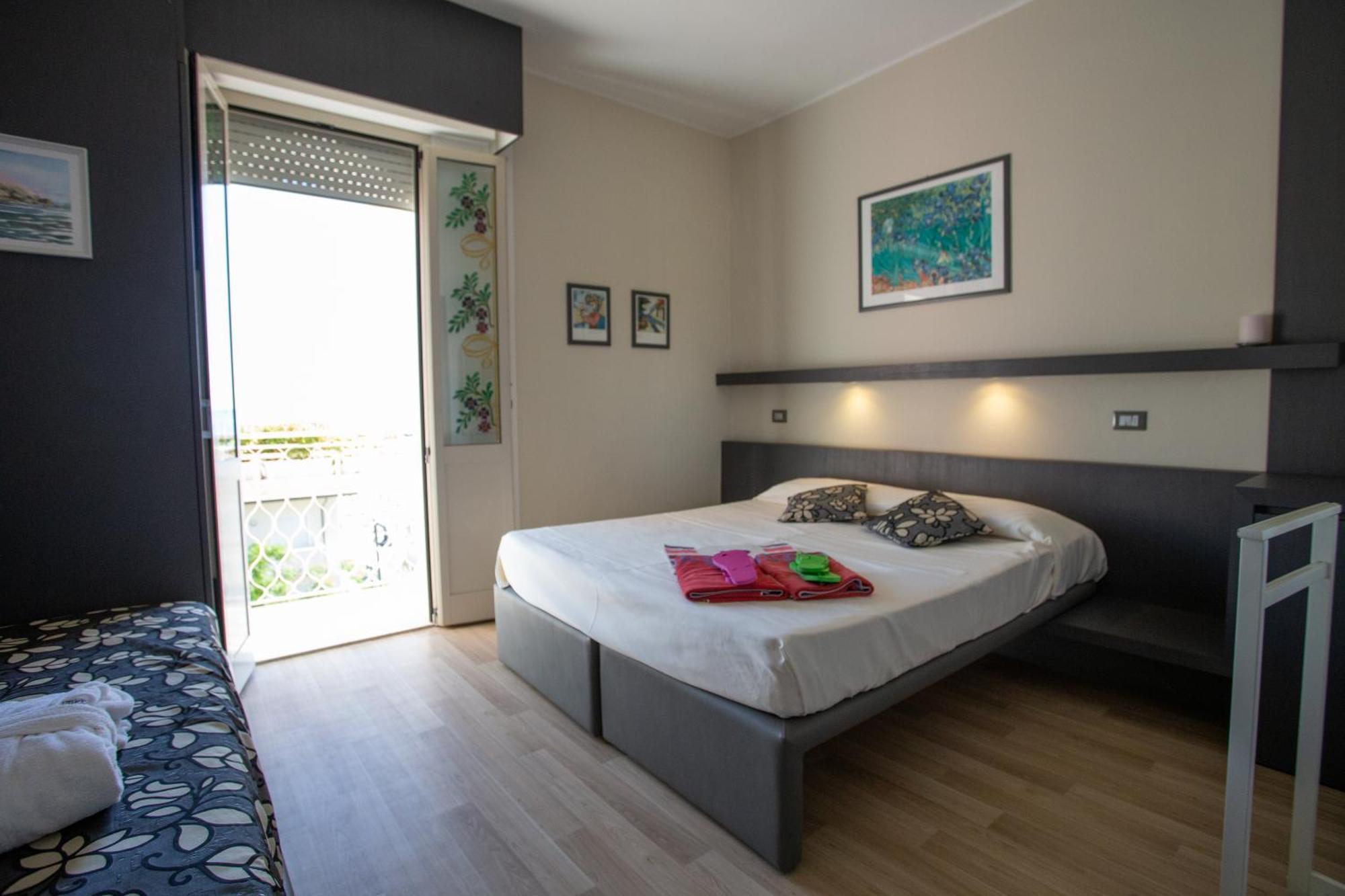 Hotel Imperiale Gatteo a Mare Esterno foto
