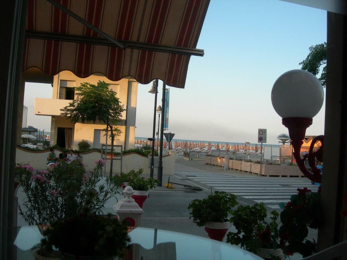Hotel Imperiale Gatteo a Mare Esterno foto